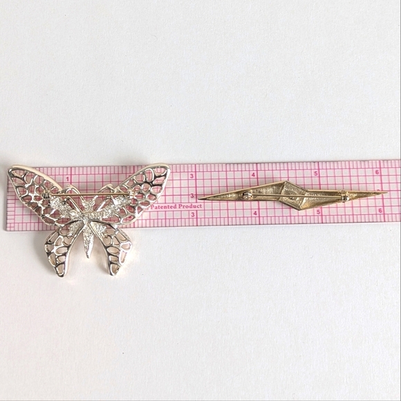 8pc Vintage Brooch Collection - Sarah Coventry, JJ Jonette & Unsigned Pieces - Picture 10 of 17